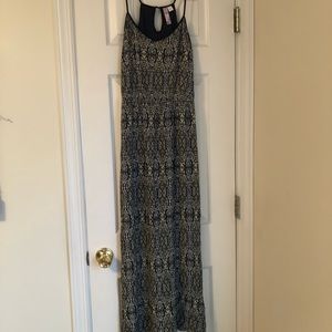 Alya Maxi Dress